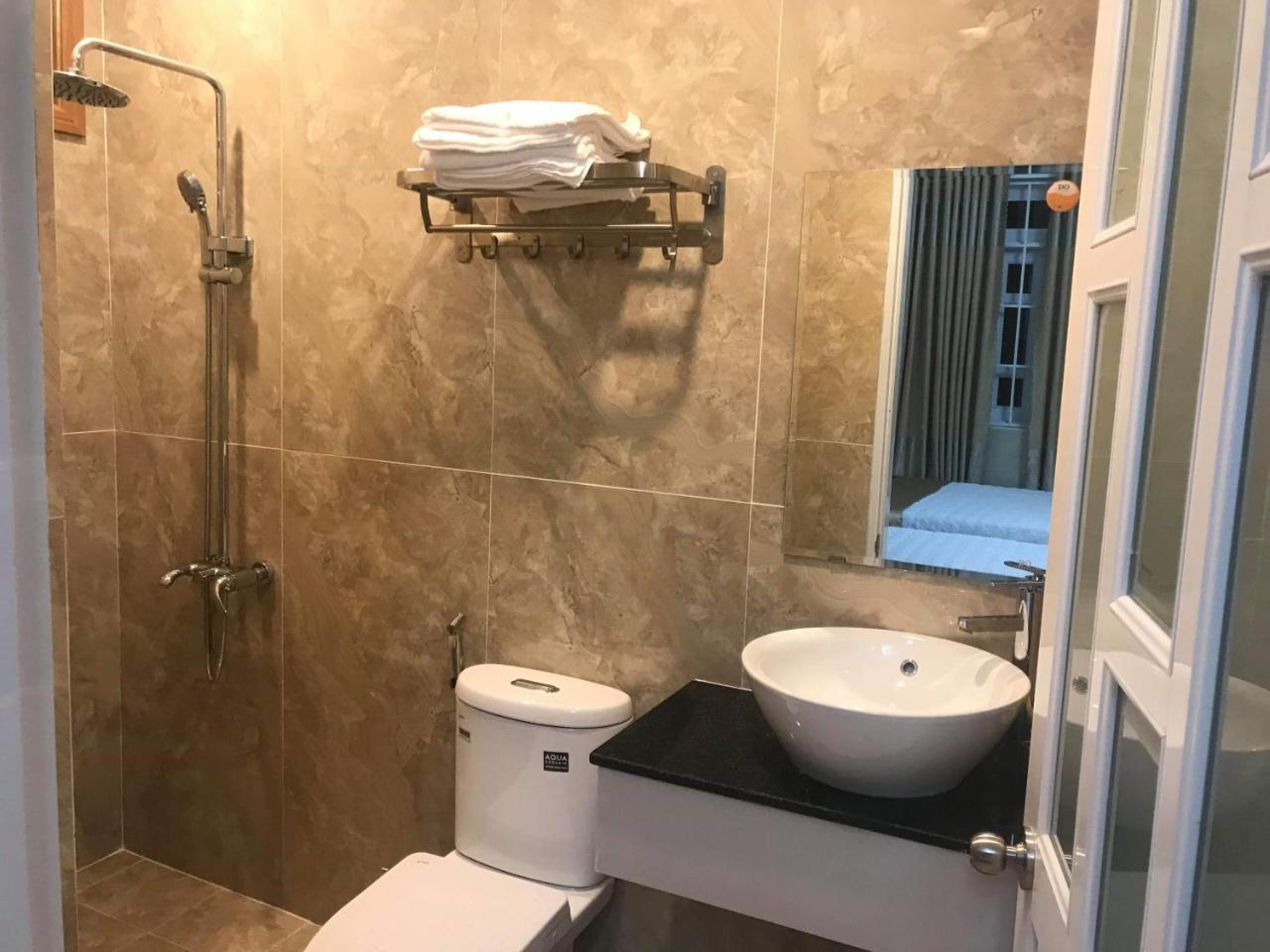 Hotel Hoai Anh Vung Tau Esterno foto